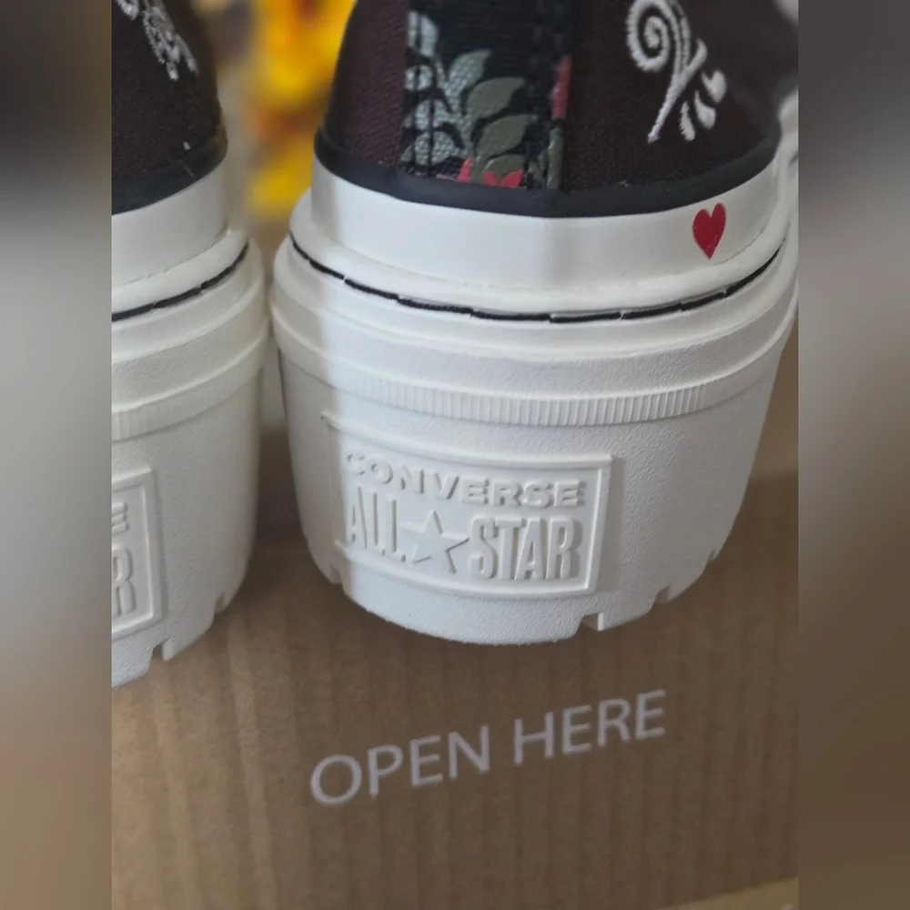 NIB Custom Chuck Taylor All Star Lugged Heel Platform